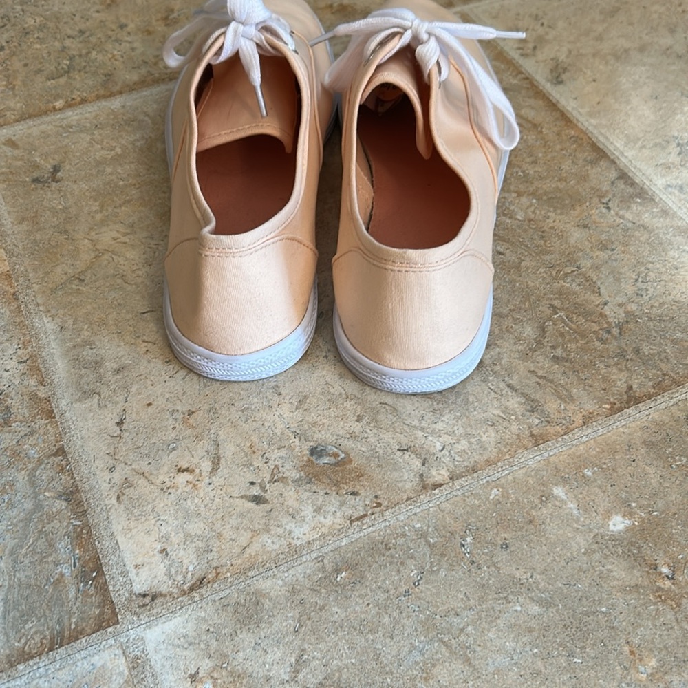 Universal Thread Sneakers - Picture 7 of 8